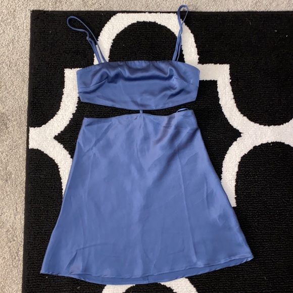 Isabelle’s Cabinet Dress - Picture 2 of 6